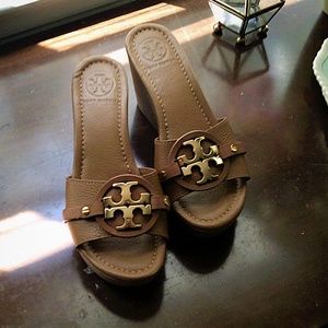Tory Burch Patti Wedge Sandals sz 8!